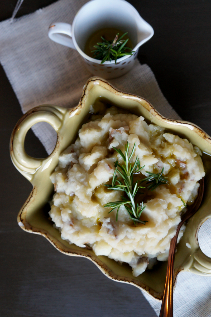 rosemary roasted garlic mashed potatoes | The Baking Fairy