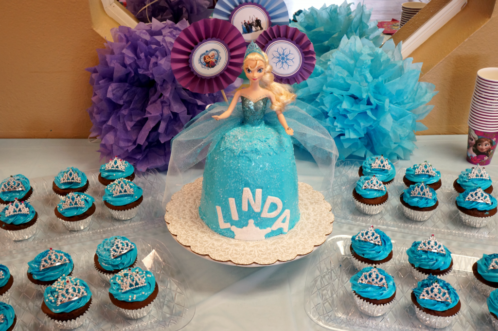 Queen Elsa Frozen cake | The Baking Fairy