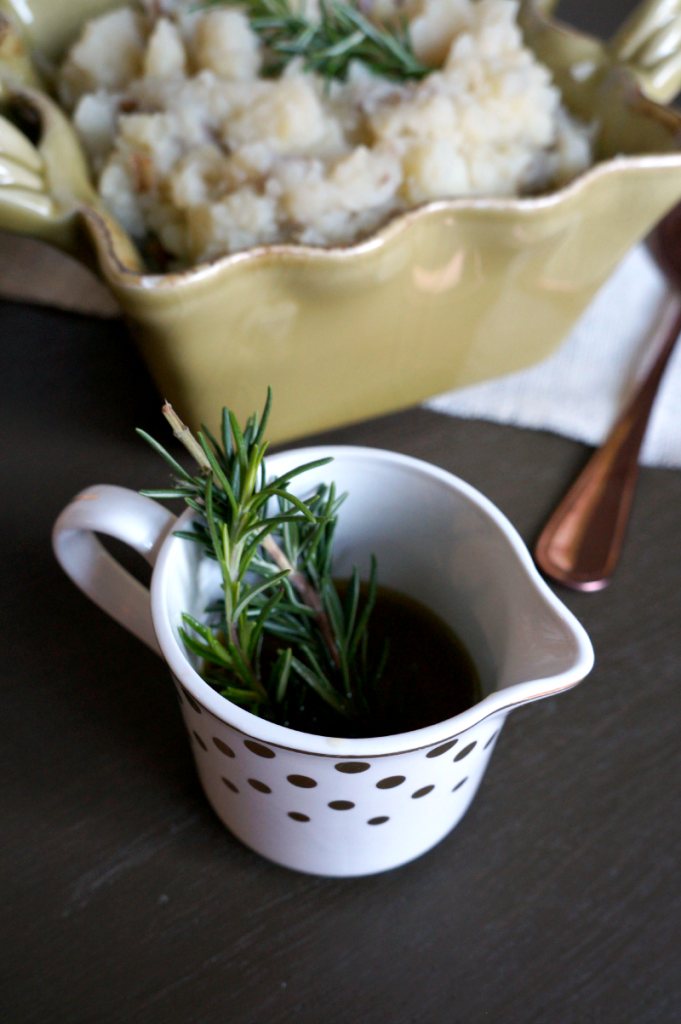 rosemary roasted garlic mashed potatoes | The Baking Fairy