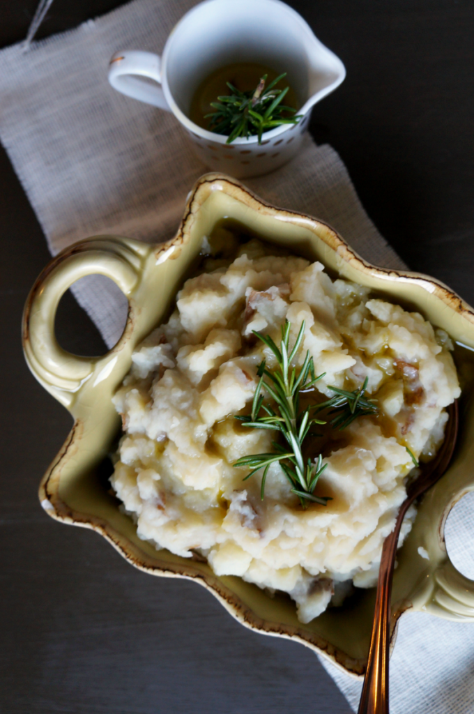 rosemary roasted garlic mashed potatoes | The Baking Fairy