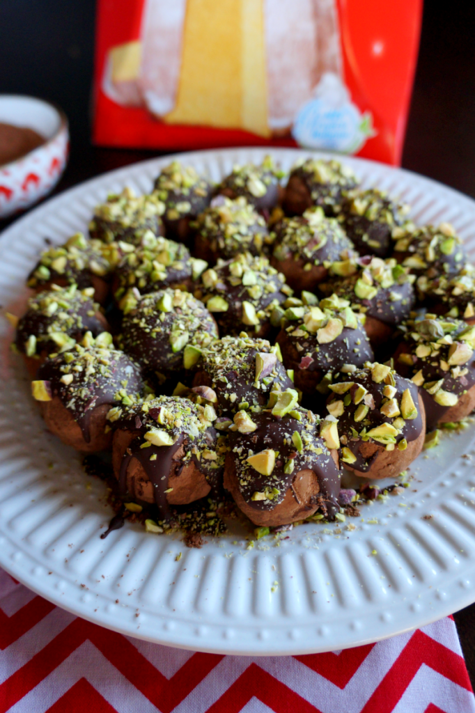 pandoro {Italian Christmas cake} truffles | The Baking Fairy