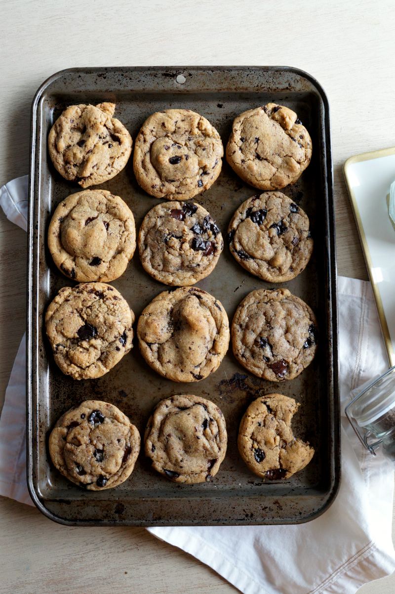 smoked salt & browned butter chocolate chip cookies | The Baking Fairy