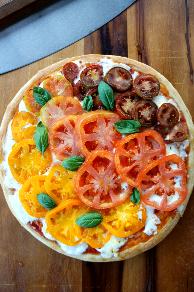 heirloom tomato and burrata pizza | The Baking Fairy