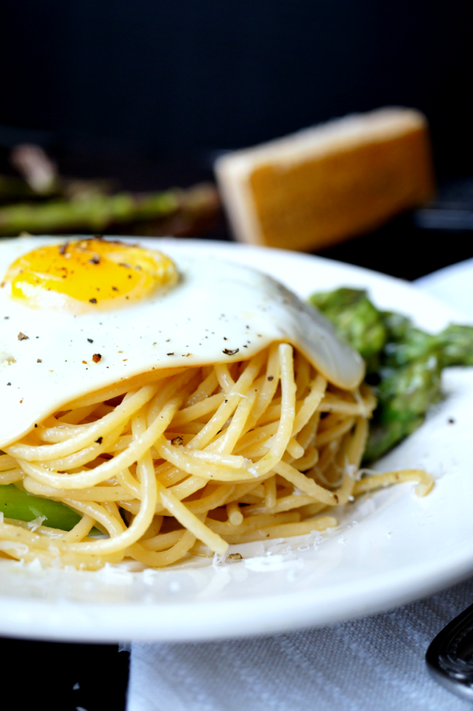 asparagus & fried egg spaghetti The Baking Fairy