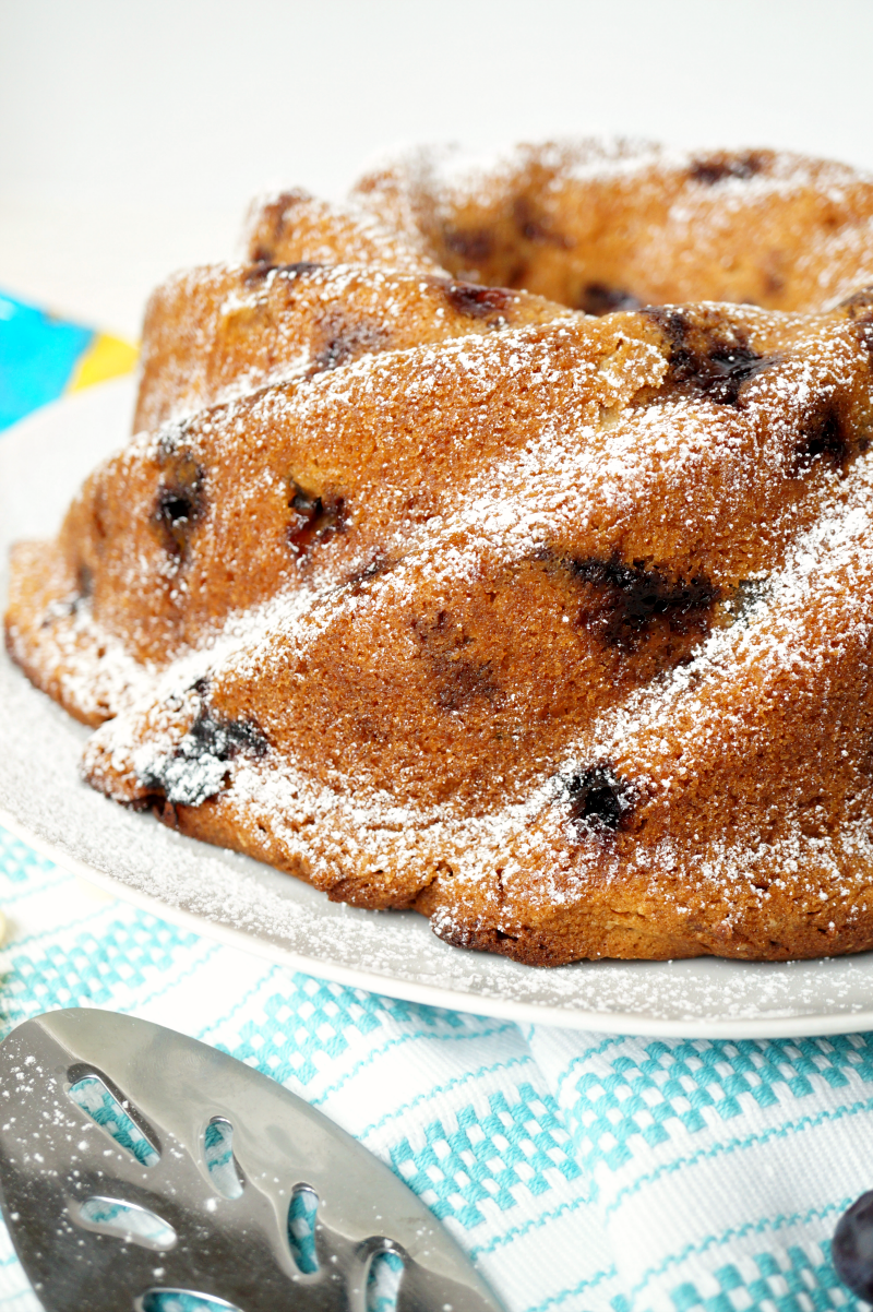 blueberry white chocolate bundt cake | The Baking Fairy