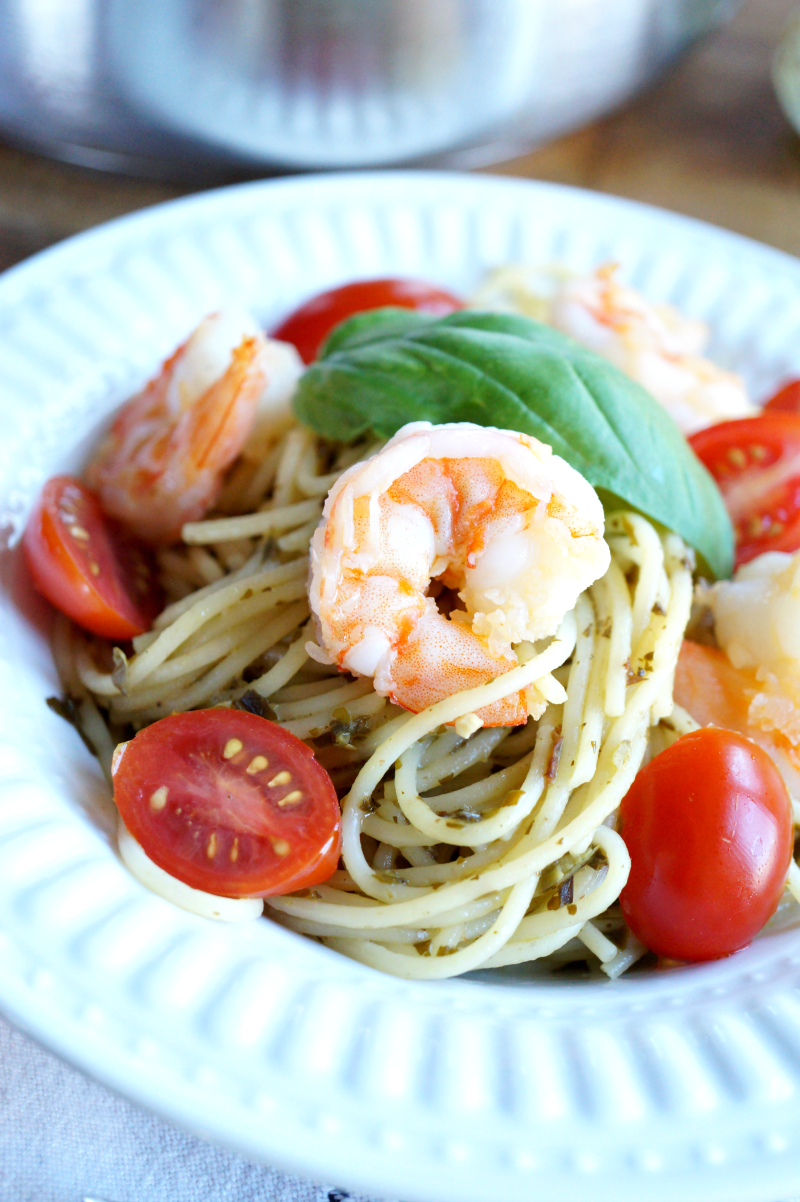 one-pot shrimp pesto spaghetti | The Baking Fairy