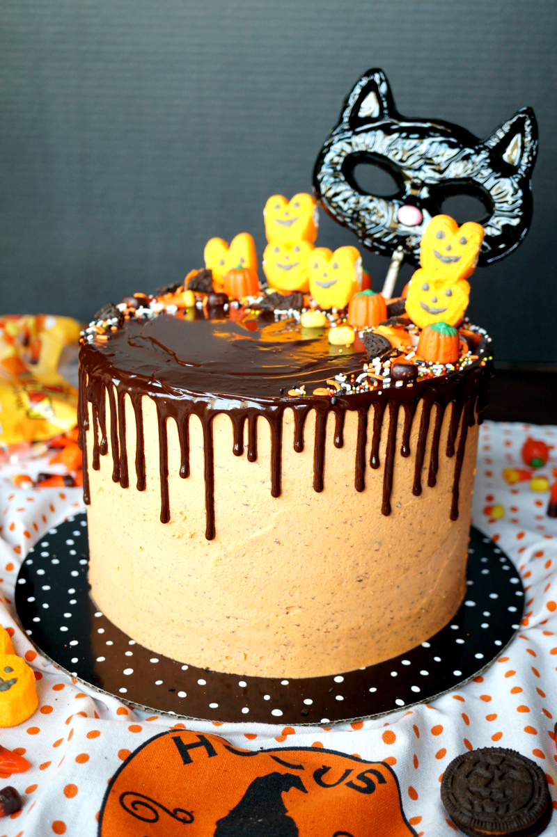 Halloween cookies & cream cake | The Baking Fairy