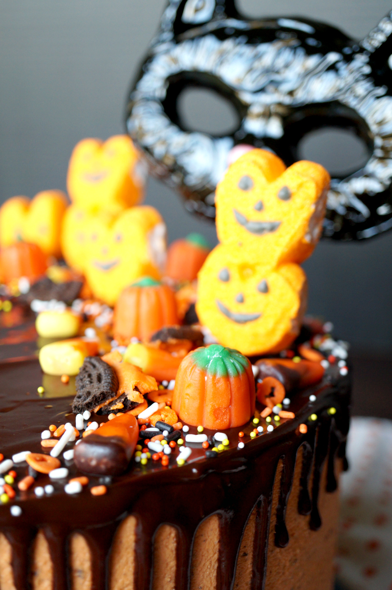 Halloween cookies & cream cake | The Baking Fairy