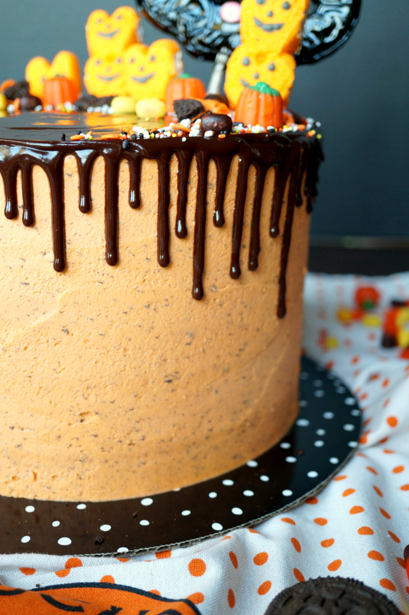 Halloween cookies & cream cake | The Baking Fairy