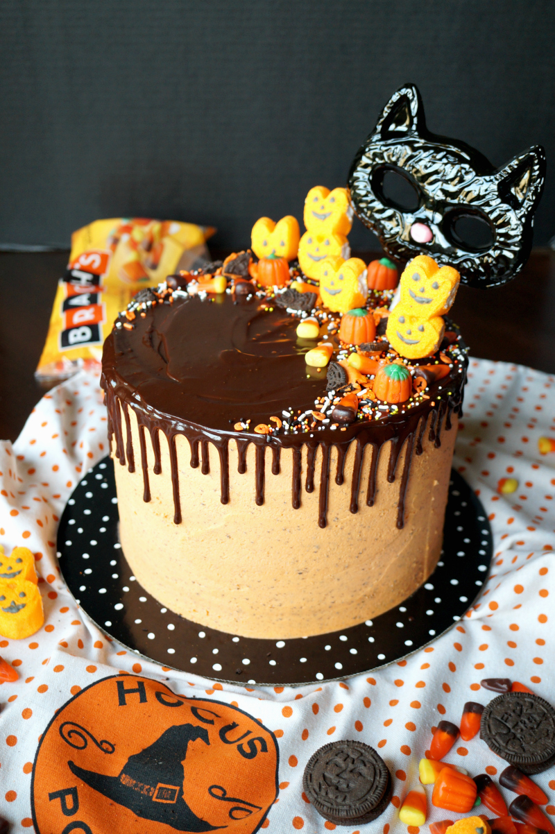 Halloween cookies & cream cake | The Baking Fairy