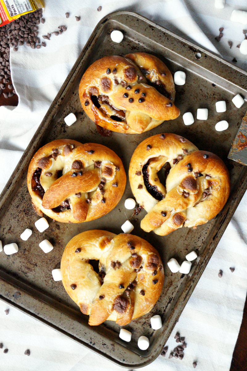 s'mores stuffed pretzels | The Baking Fairy