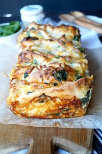 chicken spinach artichoke pull-apart bread | The Baking Fairy