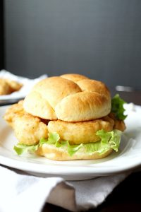 vegan cauli-fil-a sandwiches | The Baking Fairy