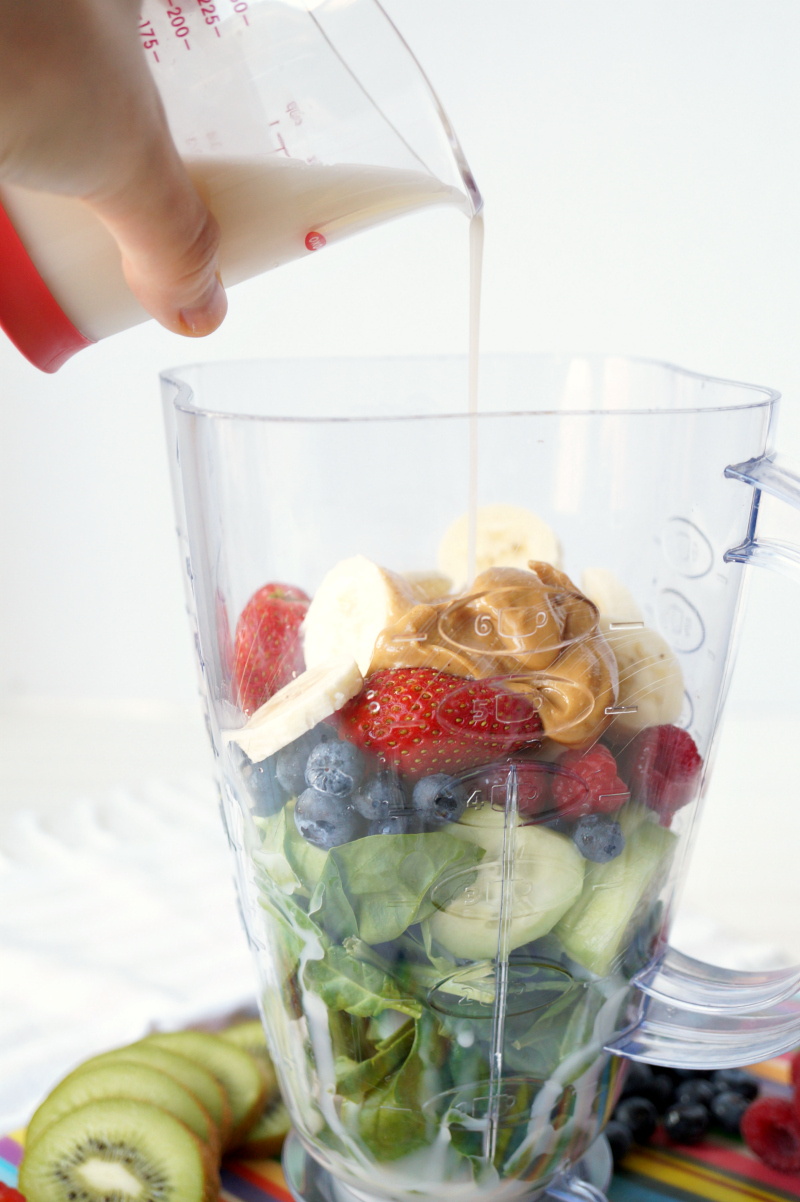 rainbow green smoothie bowl | The Baking Fairy