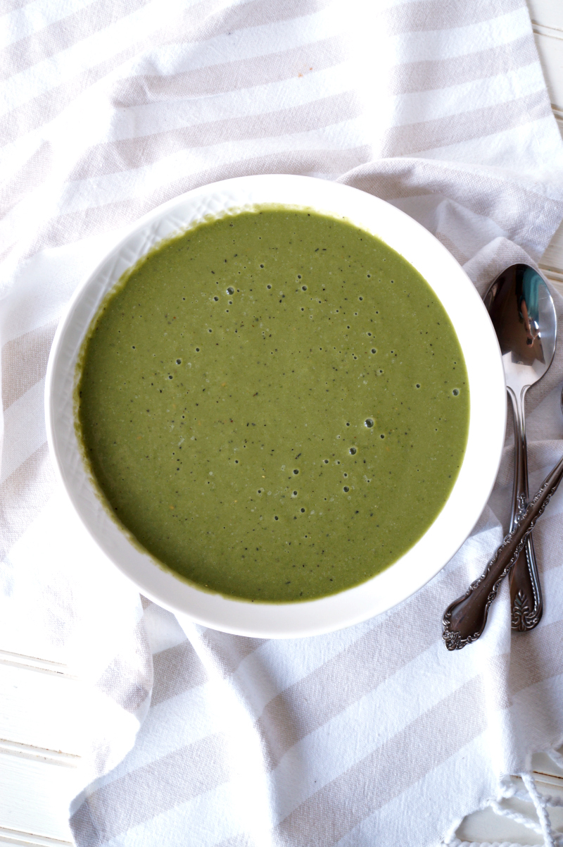 rainbow green smoothie bowl | The Baking Fairy