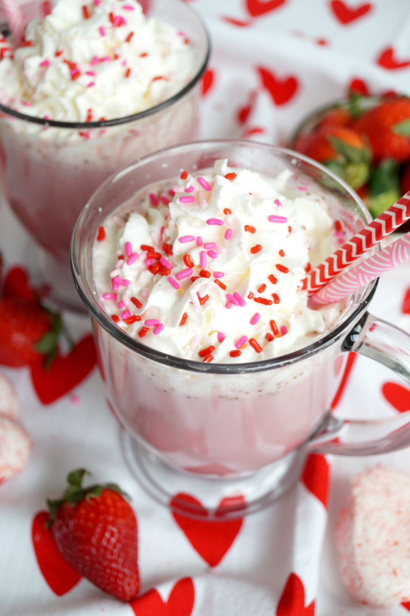 strawberries & cream hot chocolate | The Baking Fairy