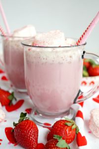 strawberries & cream hot chocolate | The Baking Fairy