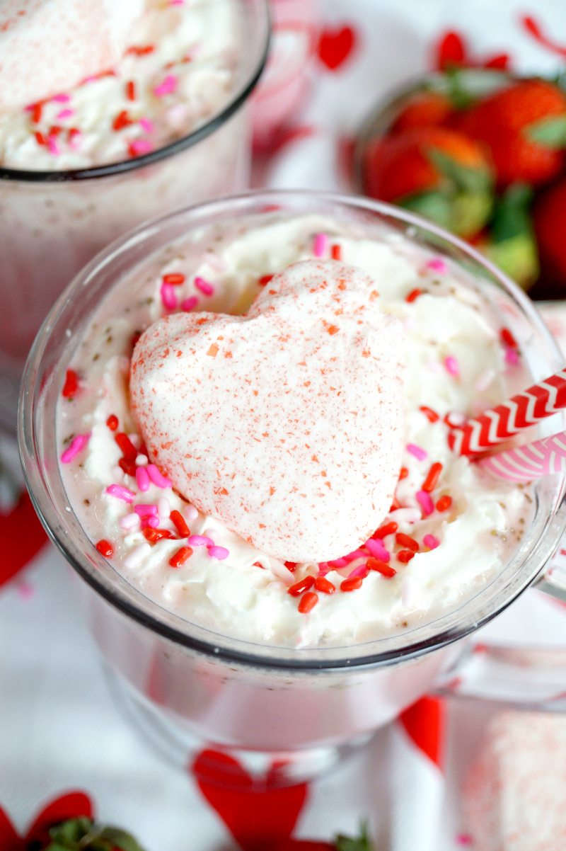 strawberries & cream hot chocolate | The Baking Fairy