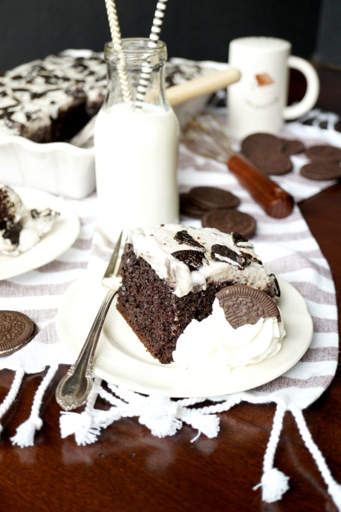 cookies and cream Oreo poke cake | The Baking Fairy