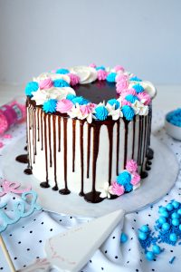 gender reveal piñata cake | The Baking Fairy