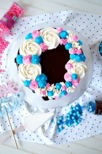 gender reveal piñata cake | The Baking Fairy