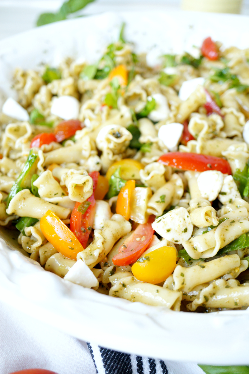 tomato & mozzarella pesto pasta salad | The Baking Fairy