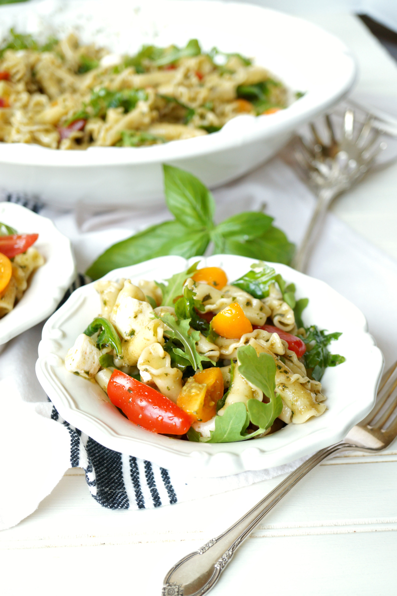 tomato & mozzarella pesto pasta salad | The Baking Fairy