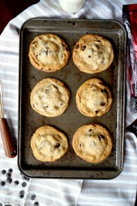 vegan oreo-stuffed chocolate chip cookies | The Baking Fairy