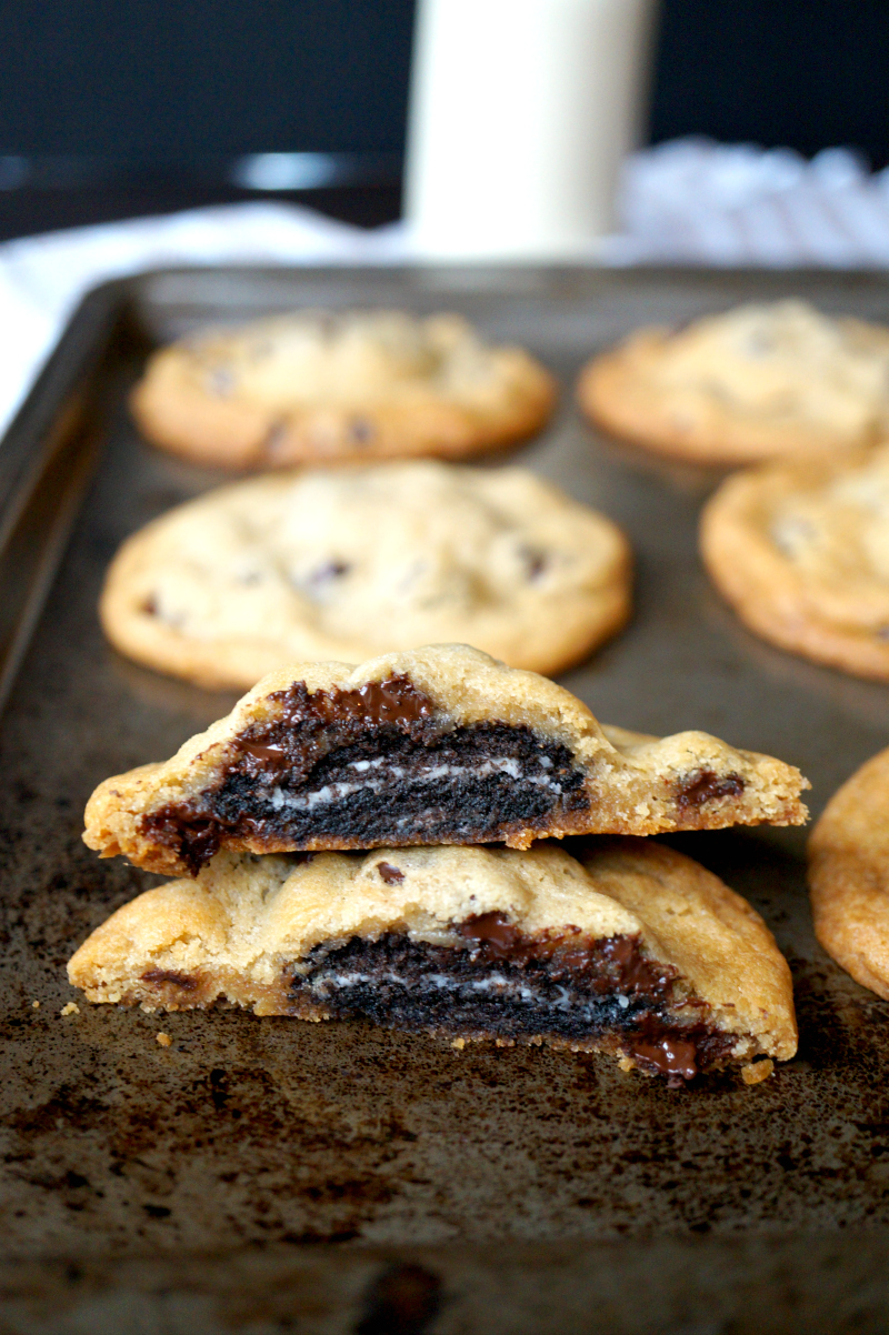 vegan oreo-stuffed chocolate chip cookies | The Baking Fairy