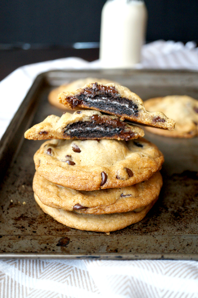 vegan oreo-stuffed chocolate chip cookies | The Baking Fairy