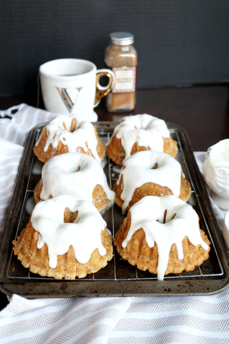 chai tea latte bundt cakes with vanilla glaze | The Baking Fairy