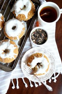 chai tea latte bundt cakes with vanilla glaze | The Baking Fairy