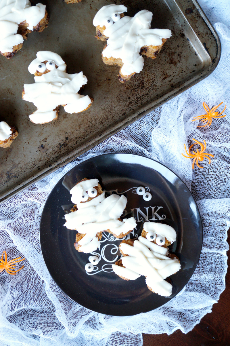 pumpkin chocolate chip mummies | The Baking Fairy