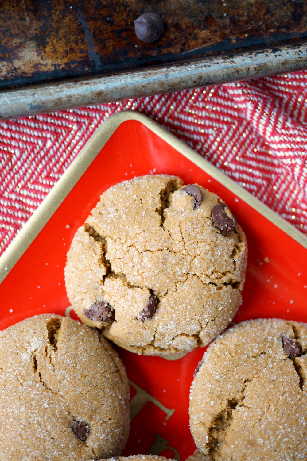 vegan chocolate chip molasses crinkles cookies | The Baking Fairy
