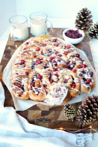 vegan pull-apart cranberry eggnog rolls | The Baking Fairy