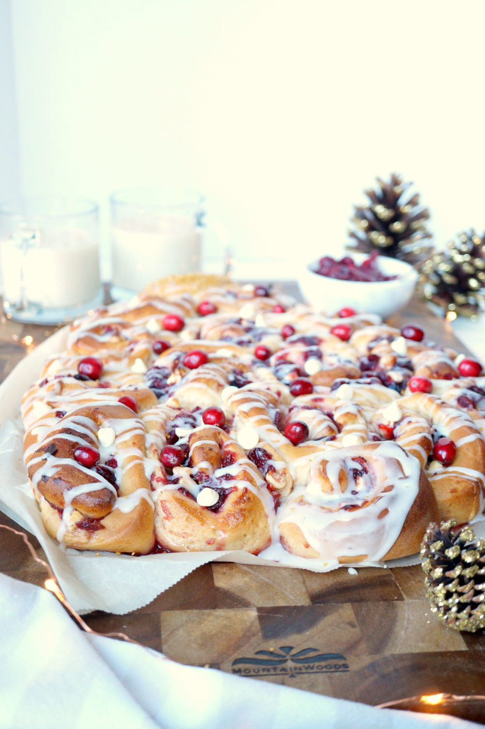 vegan pull-apart cranberry eggnog rolls | The Baking Fairy