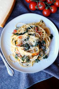 super simple tomato kale spaghetti | The Baking Fairy