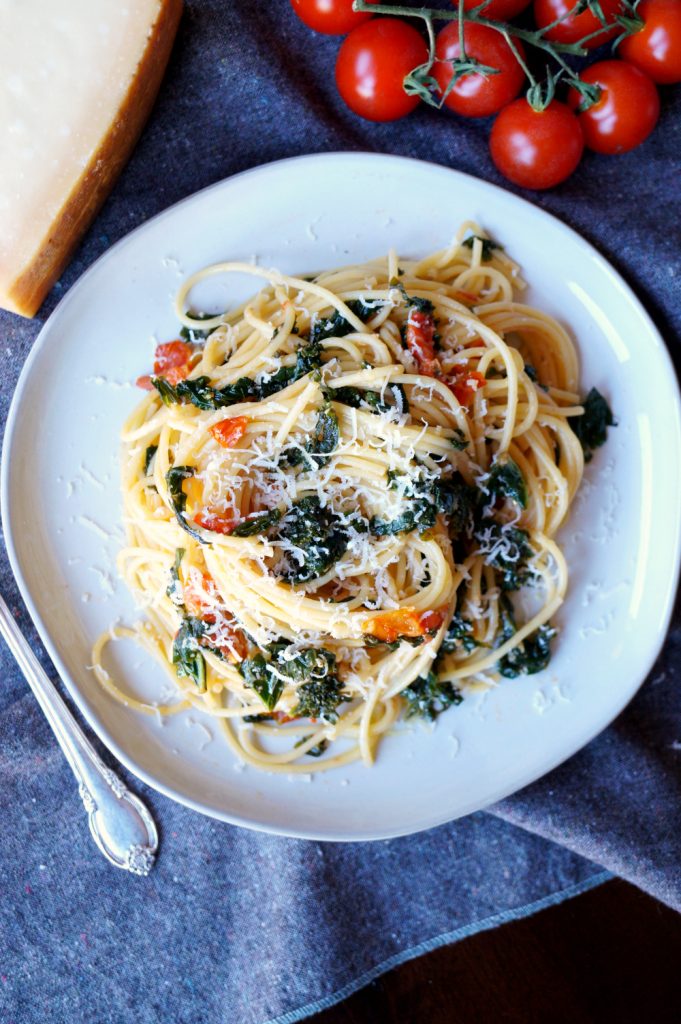 super simple tomato kale spaghetti | The Baking Fairy