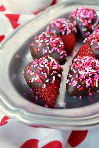 Oreo truffle-stuffed strawberries | The Baking Fairy