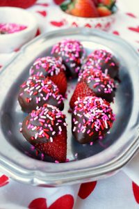 Oreo truffle-stuffed strawberries | The Baking Fairy