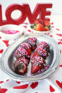 Oreo truffle-stuffed strawberries | The Baking Fairy