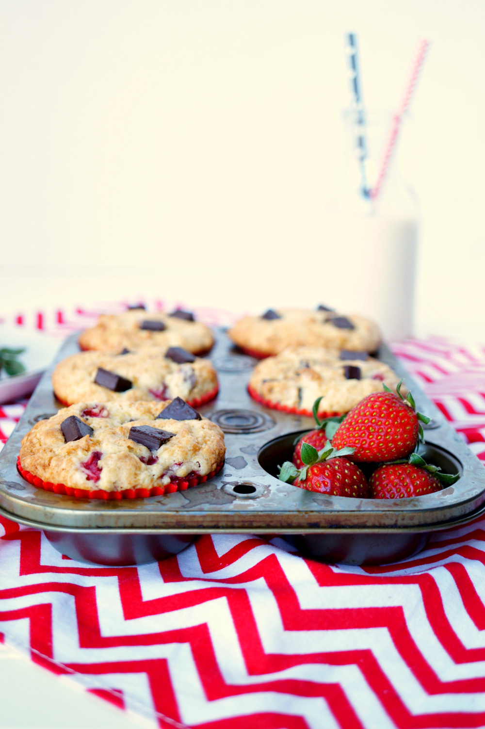 strawberry dark chocolate chunk muffins | The Baking Fairy