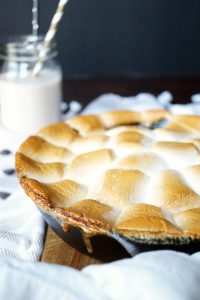 s'mores chocolate chip skillet cookie | The Baking Fairy