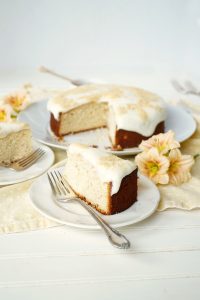 honey chamomile cake with ricotta frosting | The Baking Fairy