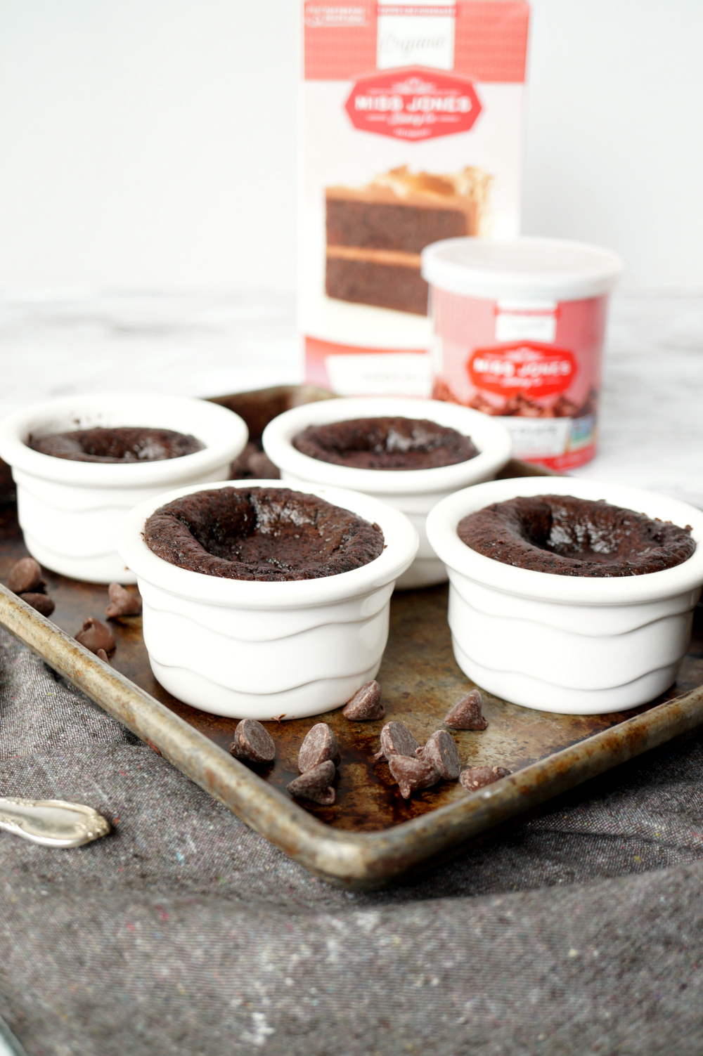 super easy vegan molten chocolate cakes {with cake mix!} | The Baking Fairy