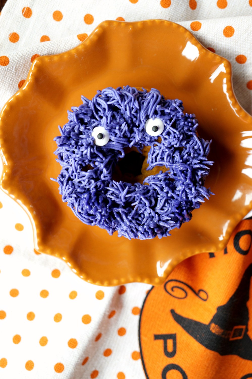 fuzzy monster donuts {pumpkin chocolate chip} | The Baking Fairy #HalloweenSweetsWeek