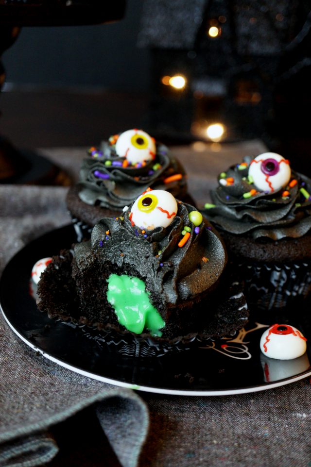 BLACK CHOCOLATE CUPCAKES WITH SLIME FILLING