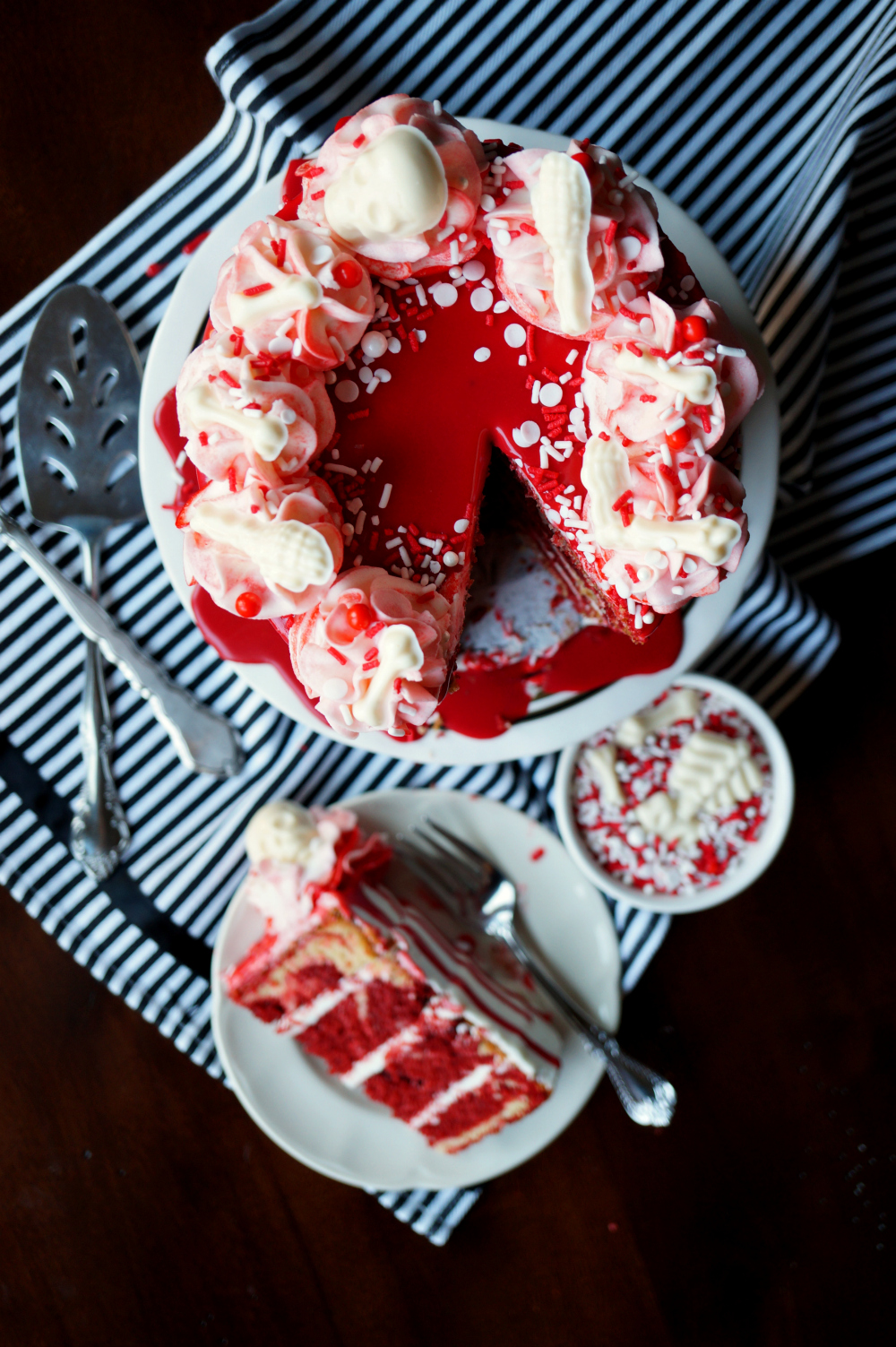 red velvet marble cake with bloody red ganache #HalloweenTreatsWeek | The Baking Fairy