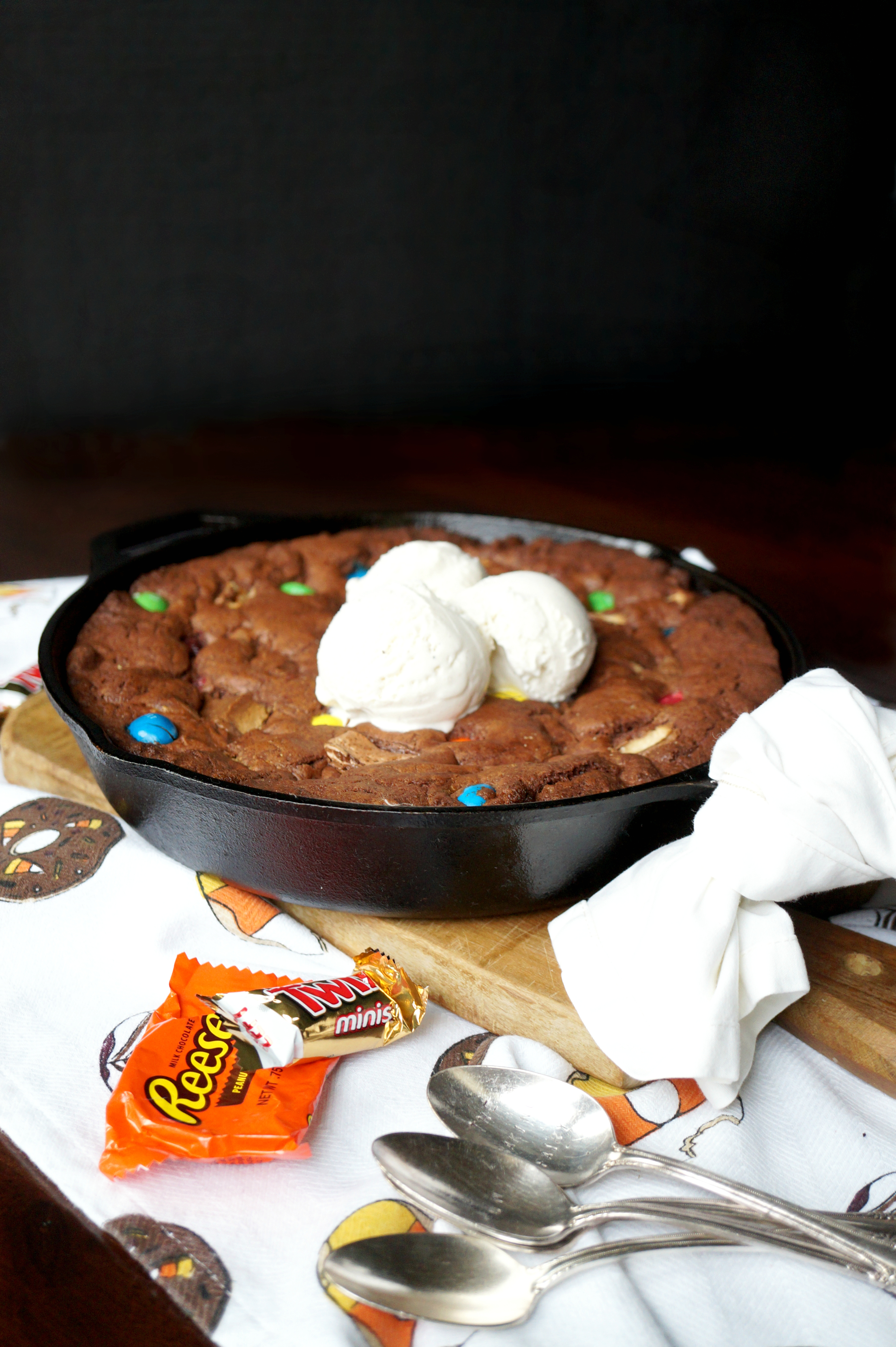 Halloween candy chocolate skillet cookie | The Baking Fairy