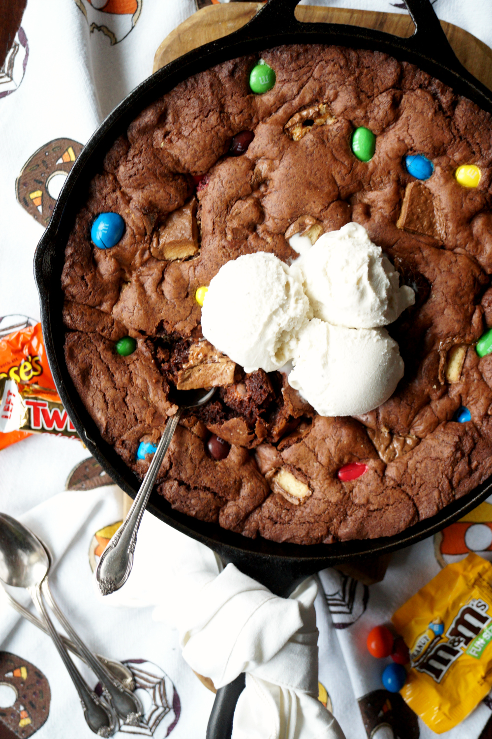 Halloween candy chocolate skillet cookie | The Baking Fairy